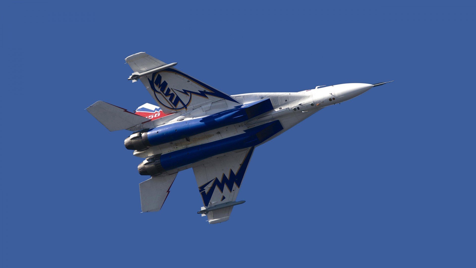 国足在世界杯预选赛中的战术调整方案实施方案，国足世界杯预选赛形势分析